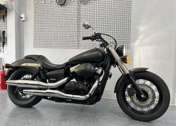 Honda Shadow Phantom date 2011